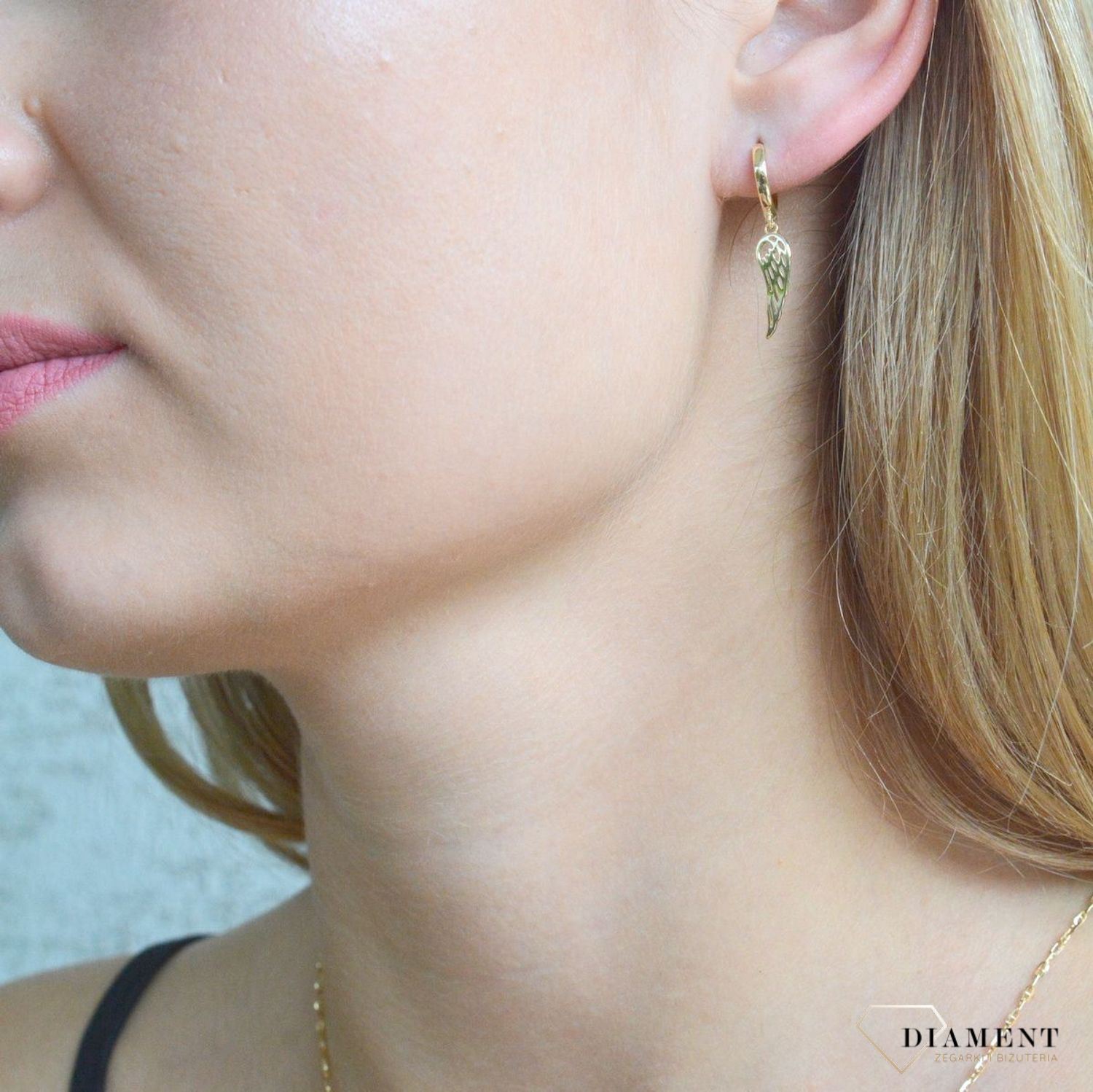 Złote kolczyki damskie 375 wiszące skrzydełka na kółeczku KL 5122A 375.jpg